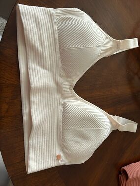 Danskin Ivory Ribbed bra with Gold Logo Accent w/removable cups